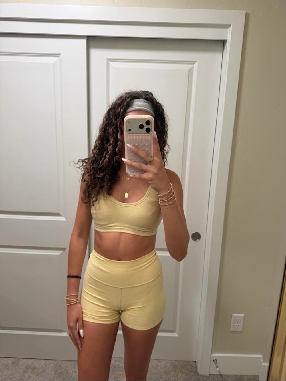 ALO Yoga Butter Lemon Yellow Set